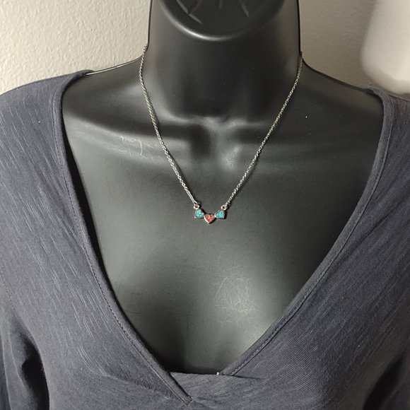 Cute Blue Red And Silver Tone 3 Heart Necklace 16.5 Inches Long - Picture 2 of 11